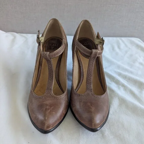 RARE Frye Brown T-strap Leather Pumps Distressed-style Vintage-inspired heels - Picture 4 of 11